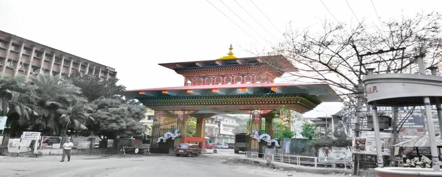 24564-Bhutan-Phuentsholing-Bhutan-Gate.jpg