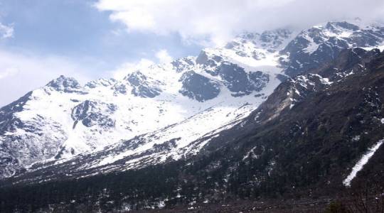 71847-Sikkim_Lachung_Snow-covered-Lachung.jpg